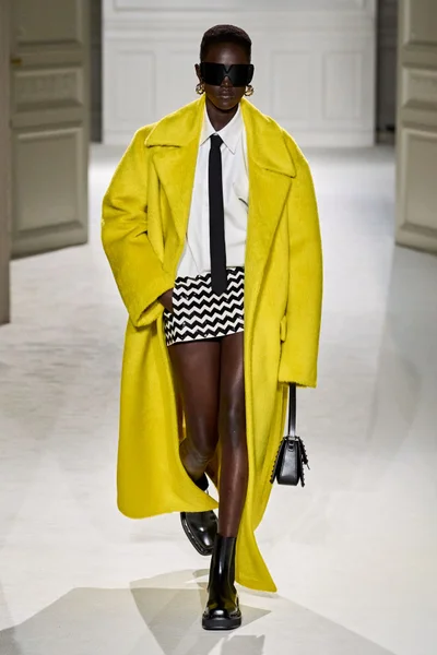 Look 17